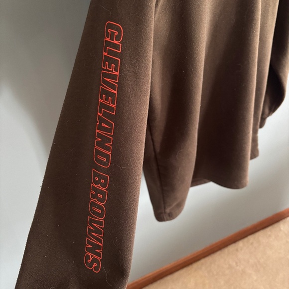 Youth Browns Sweatshirt excellent condition size 14/16 (RUNS more like 1… - Picture 3 of 5